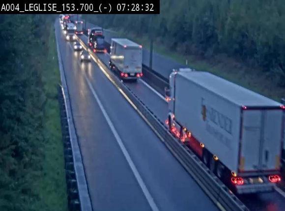 Webcam autoroute A4 (E411-E25) à Léglise, avant la jonction avec la N40. Vue orientée vers Bruxelles