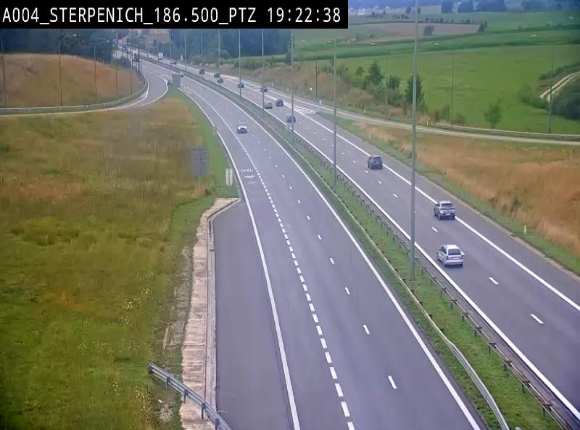 Webcam E411 à Sterpenich en Belgique près de la frontière du Luxembourg. Vue orientée vers Bruxelles