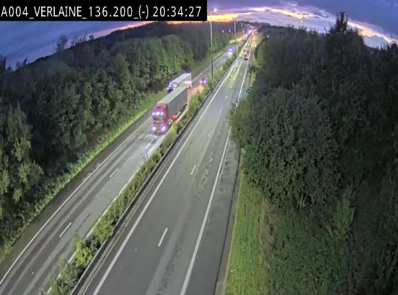 Webcam sur l'E411 à hauteur du pont surplombant la N40, à proximité de la sortie 26 Verlaine - Libramont-Chevigny. Vue orientée vers Namur