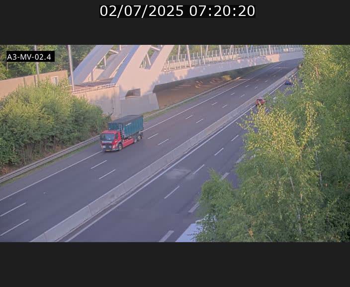 Webcam autoroute de la France (A3) au Luxembourg à Fentange, à proximité de la Croix de Gasperich. Vue orientée vers la Cloche d'Or