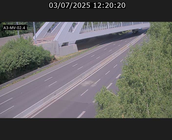 Webcam autoroute de la France (A3) au Luxembourg à Fentange, à proximité de la Croix de Gasperich. Vue orientée vers la Cloche d'Or