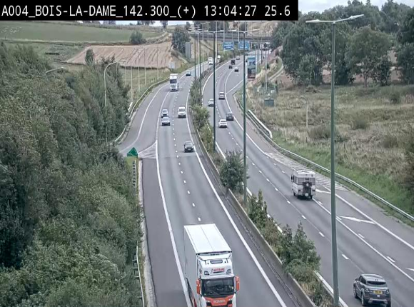Webcam située entre la sortie 29 Neufchâteau et la jonction avec l'E25 en direction de Liège et Luxembourg