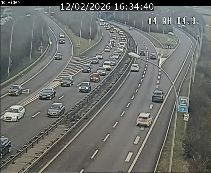 Traffic live webcam Luxembourg Leudelange - A4 - BK 4.9 - direction Luxembourg