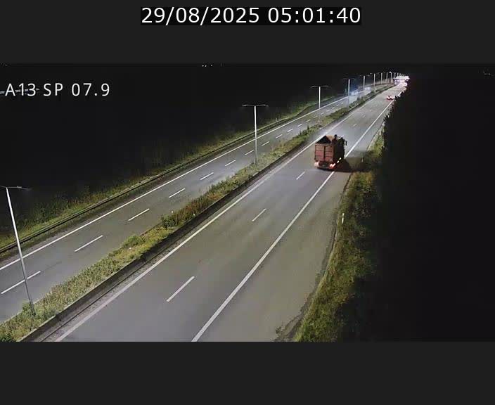 Traffic live webcam Luxembourg Jonction Lankelz - A13 direction Pétange - BK 7.9