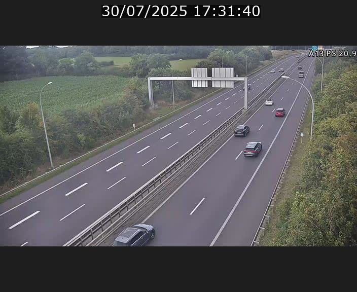 Traffic live webcam Luxembourg Croix de Bettembourg, rond-point d'Hellange - A13 direction Allemagne - BK 20.9