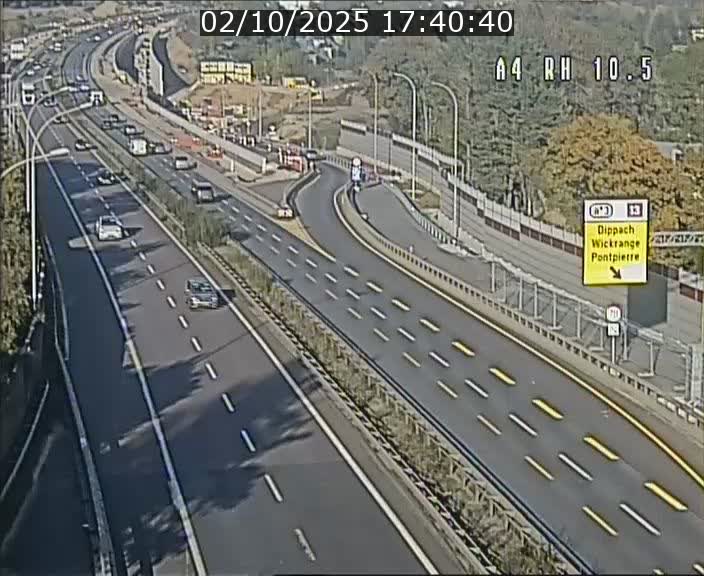 Traffic live webcam Luxembourg Pontpierre - A4 - BK 10.5 - direction Luxembourg