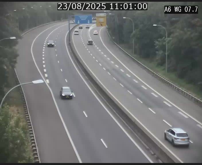 Traffic live webcam Luxembourg - Bridel - A6 - BK 7.7 - direction Belgique