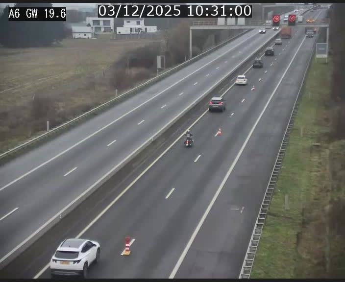Traffic live webcam Luxembourg - Steinfort - A6 - BK 19.6 - direction Belgique