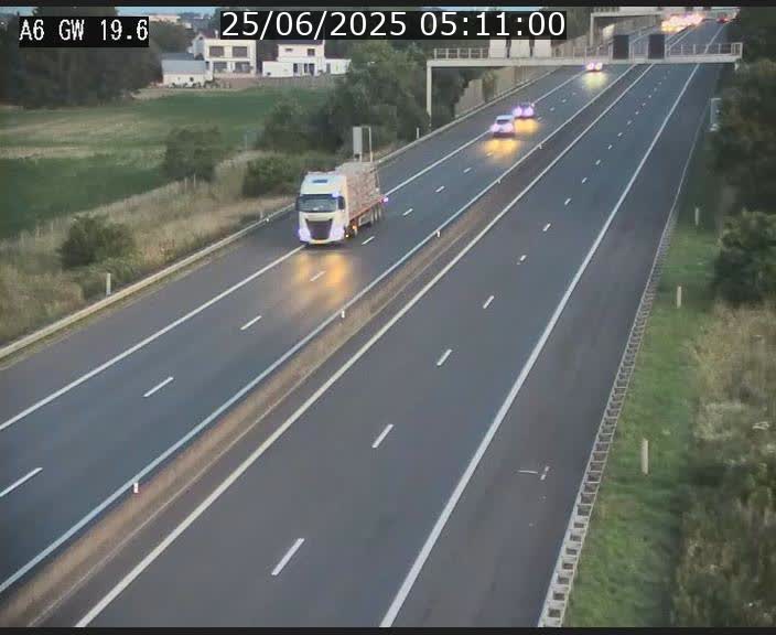 Traffic live webcam Luxembourg - Steinfort - A6 - BK 19.6 - direction Belgique