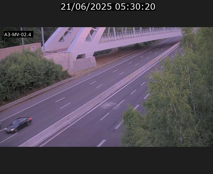 Webcam autoroute de la France (A3) au Luxembourg à Fentange, à proximité de la Croix de Gasperich. Vue orientée vers la Cloche d'Or
