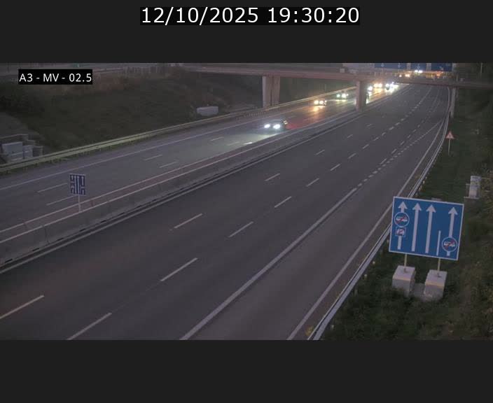 Webcam autoroute A3 au Luxembourg à proximité de la Croix de Gasperich. Vue orientée vers Luxembourg