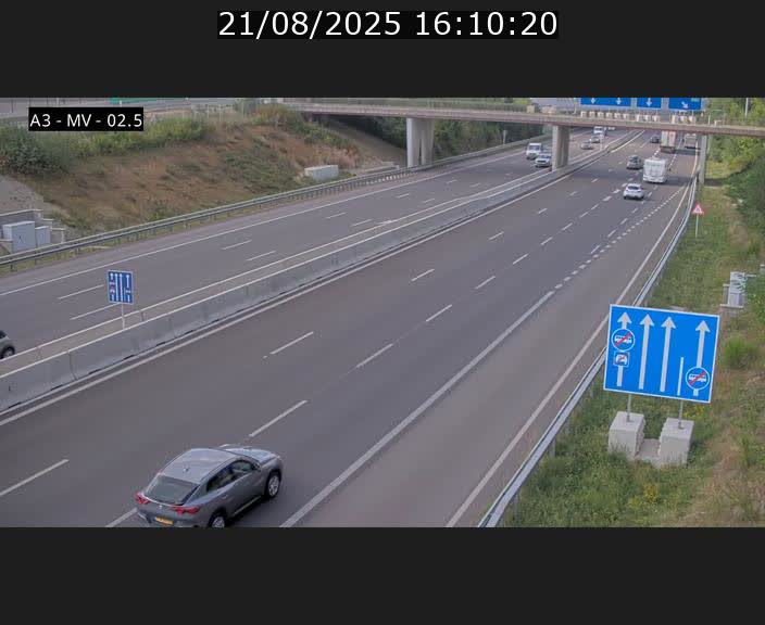 Webcam autoroute A3 au Luxembourg à proximité de la Croix de Gasperich. Vue orientée vers Luxembourg
