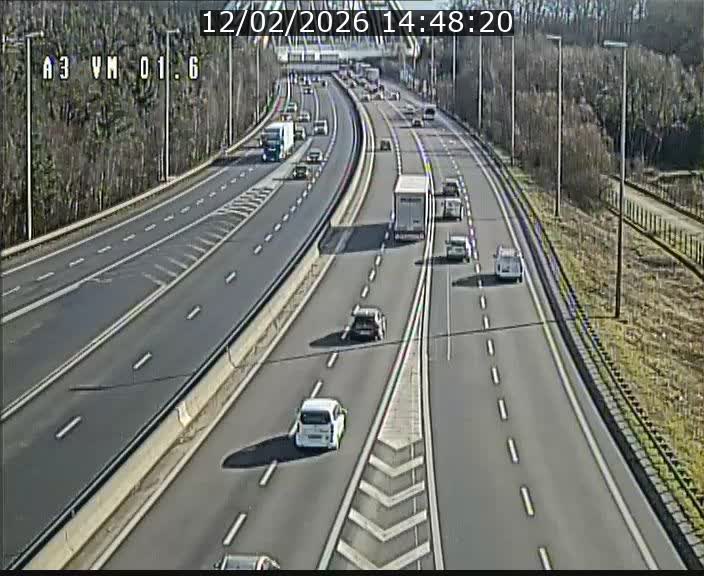 Traffic live webcam Luxembourg - Croix de Gasperich - A3 - BK 1.6 - direction France/Aire de Berchem