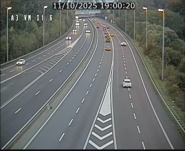 Traffic live webcam Luxembourg - Croix de Gasperich - A3 - BK 1.6 - direction France/Aire de Berchem