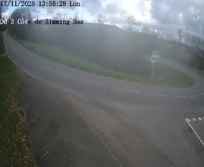 Webcam sur la D603 située dans la Côté de Zimming-bas, dans le virage en demi-tour, à la jonction avec la D74