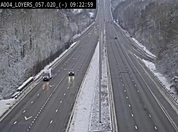 Webcam E411 au niveau du viaduc de Beez à Loyers, entre Champion et Warissoulx. Vue orientée vers Bruxelles