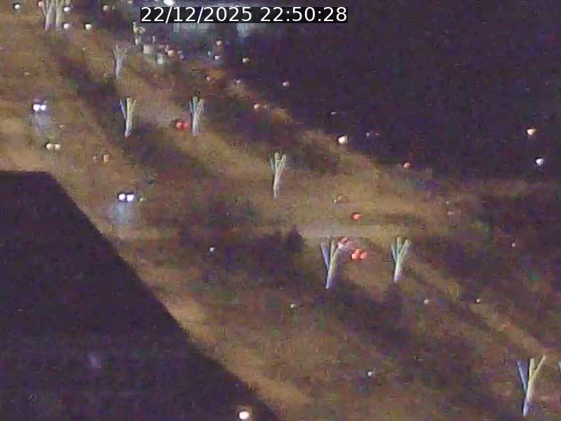 Webcam sur l'avenue John Fitzgerald Kennedy (N51) avec vue sur le Pont rouge (Pont Grande Duchesse Charlotte), l'arrêt Pfaffenthal et l'entrée du quartier Kirchberg