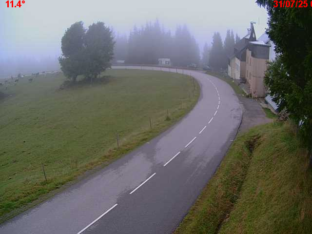Webcam en haut du col du Ballon d'Alsace sur la D465 à 1075 mètres d'altitude dans les Vosges