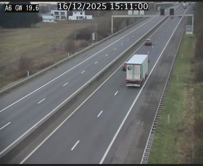 Traffic live webcam Luxembourg - Steinfort - A6 - BK 19.6 - direction Belgique