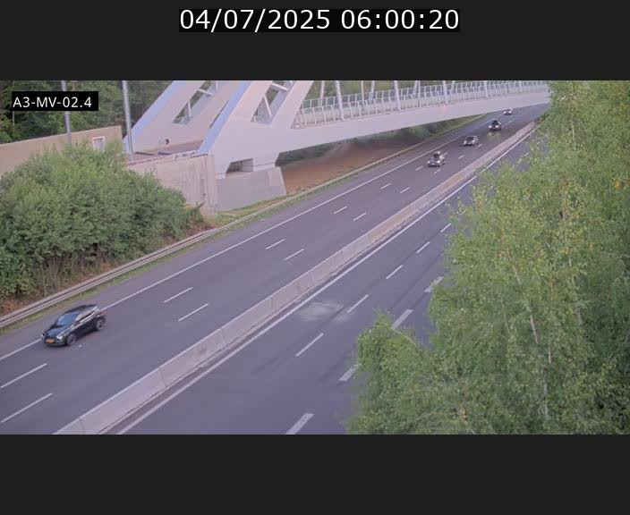 Webcam autoroute de la France (A3) au Luxembourg à Fentange, à proximité de la Croix de Gasperich. Vue orientée vers la Cloche d'Or