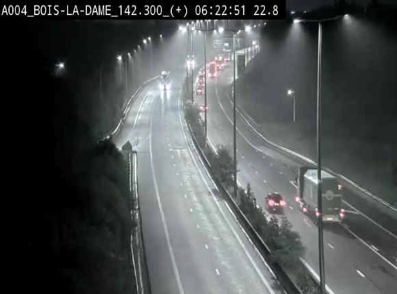 Webcam située entre la sortie 29 Neufchâteau et la jonction avec l'E25 en direction de Liège et Luxembourg