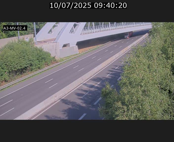 Webcam autoroute de la France (A3) au Luxembourg à Fentange, à proximité de la Croix de Gasperich. Vue orientée vers la Cloche d'Or
