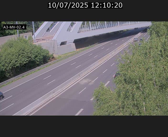 Webcam autoroute de la France (A3) au Luxembourg à Fentange, à proximité de la Croix de Gasperich. Vue orientée vers la Cloche d'Or