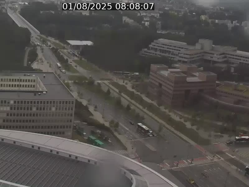 Webcam sur l'avenue John Fitzgerald Kennedy (N51) avec vue sur le Pont rouge (Pont Grande Duchesse Charlotte), l'arrêt Pfaffenthal et l'entrée du quartier Kirchberg