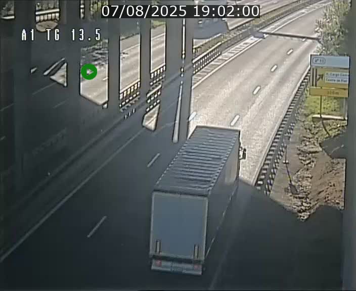 Traffic live webcam Luxembourg Senningen - A1 direction Luxembourg - BK 13.5