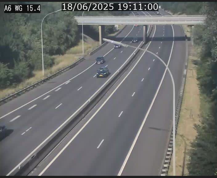 Traffic live webcam Luxembourg Capellen - A6 - BK 15.4 - direction Luxembourg/France/Allemagne