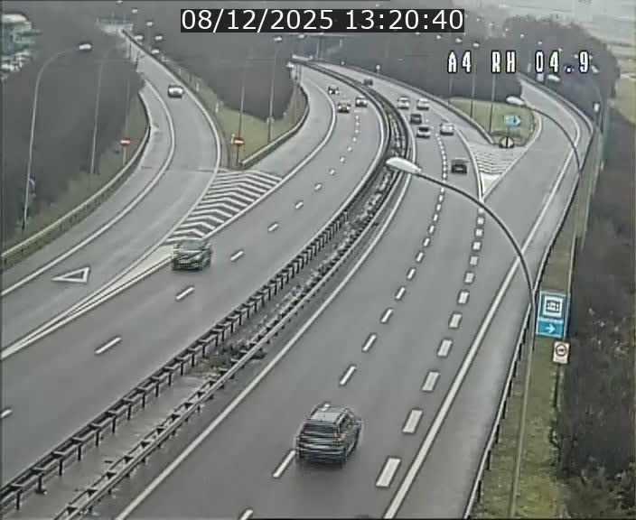 Traffic live webcam Luxembourg Leudelange - A4 - BK 4.9 - direction Luxembourg