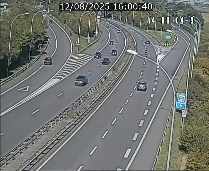 Traffic live webcam Luxembourg Leudelange - A4 - BK 4.9 - direction Luxembourg