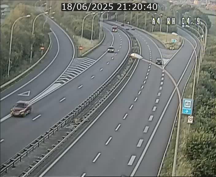 Traffic live webcam Luxembourg Leudelange - A4 - BK 4.9 - direction Luxembourg