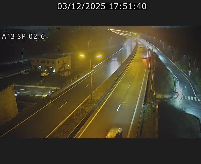 Traffic live webcam Luxembourg Sanem - A13 direction Pétange - BK 2.6