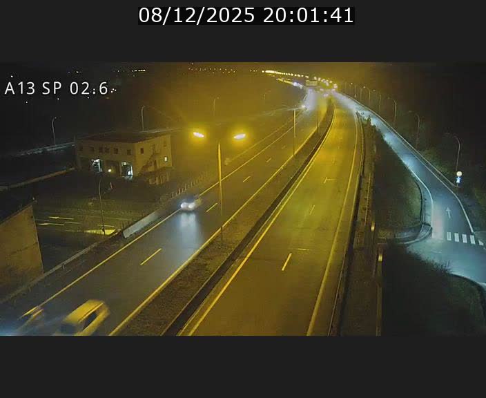 Traffic live webcam Luxembourg Sanem - A13 direction Pétange - BK 2.6