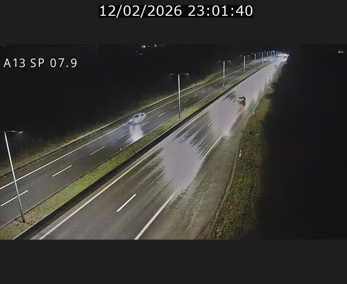 Traffic live webcam Luxembourg Jonction Lankelz - A13 direction Pétange - BK 7.9
