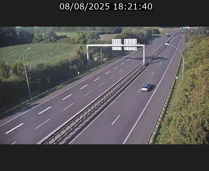 Traffic live webcam Luxembourg Croix de Bettembourg, rond-point d'Hellange - A13 direction Allemagne - BK 20.9