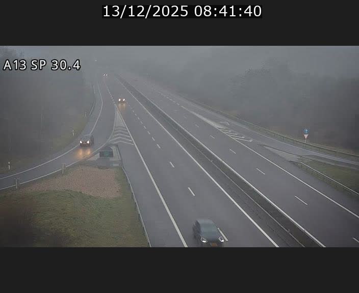 Traffic live webcam Luxembourg Altwies - A13 direction Luxembourg-ville - BK 30.4