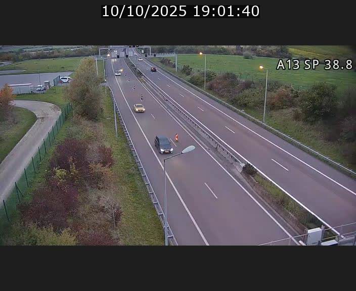 Webcam autoroute A13 à l'entrée ouest du tunnel Markusbierg à Schengen. Vue orientée vers le tunnel et l'Allemagne