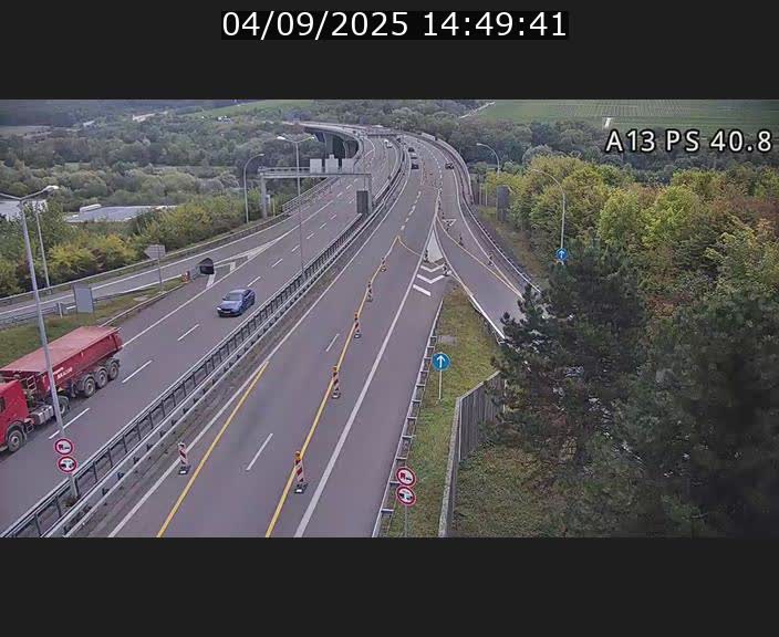 Webcam autoroute A13 à la sortie est du tunnel Markusbierg à Schengen. Vue sur le pont de la Moselle, vers l'Allemagne