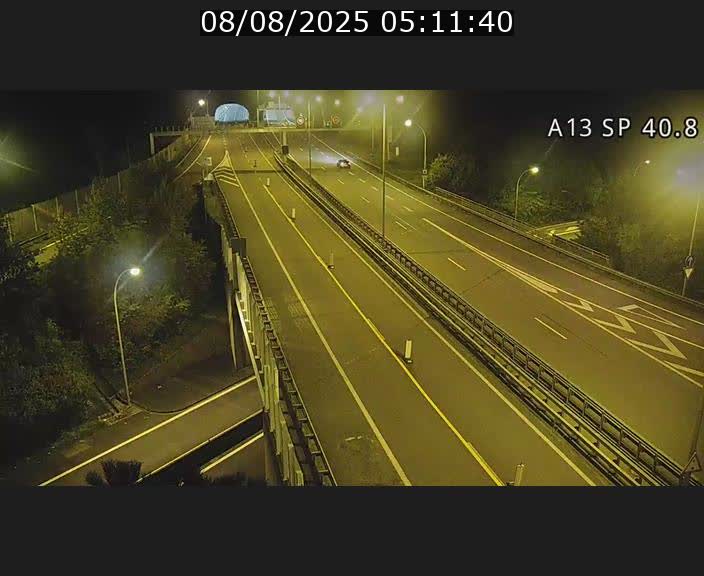 Webcam avec vue sur l'entrée côté allemand du tunnel Markusbierg à Schengen. Vue orientée vers le tunnel et Bettembourg