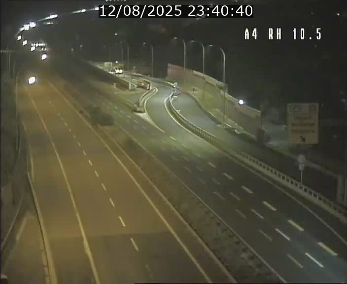 Traffic live webcam Luxembourg Pontpierre - A4 - BK 10.5 - direction Luxembourg