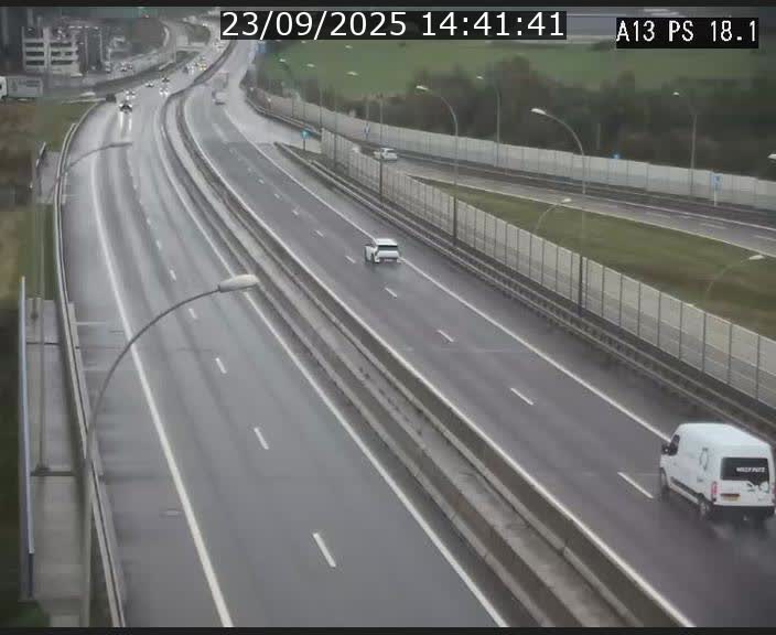 Traffic live webcam Luxembourg Dudelange - A13 direction Croix de Bettembourg - BK 18.1