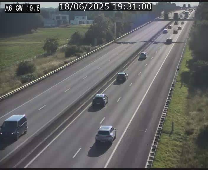 Traffic live webcam Luxembourg - Steinfort - A6 - BK 19.6 - direction Belgique