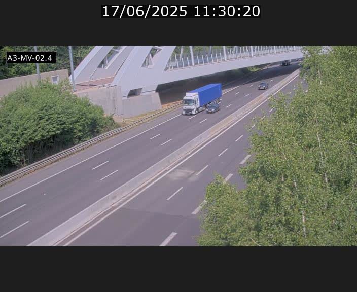 Webcam autoroute de la France (A3) au Luxembourg à Fentange, à proximité de la Croix de Gasperich. Vue orientée vers la Cloche d'Or