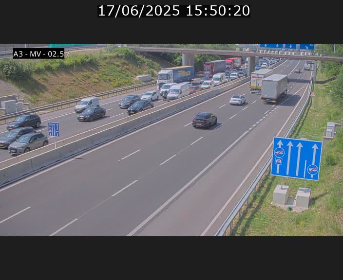 Webcam autoroute A3 au Luxembourg à proximité de la Croix de Gasperich. Vue orientée vers Luxembourg