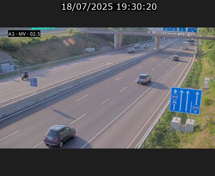 Webcam autoroute A3 au Luxembourg à proximité de la Croix de Gasperich. Vue orientée vers Luxembourg