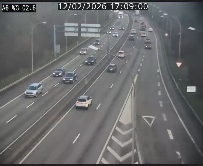 Traffic live webcam Luxembourg Croix de Cessange - A6 - BK 2.6 - direction France/Allemagne