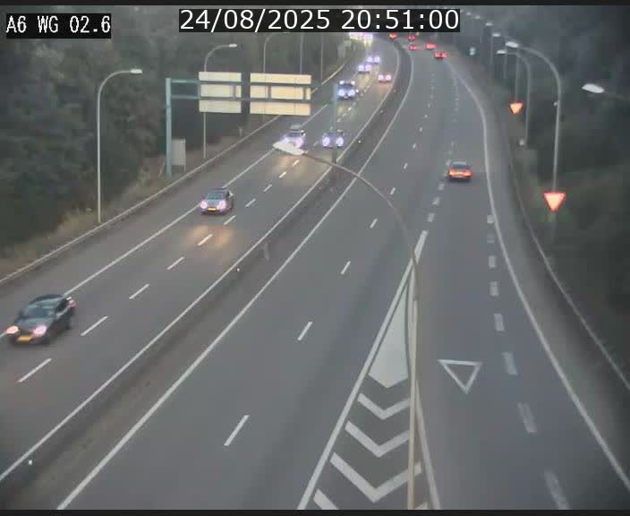 Traffic live webcam Luxembourg Croix de Cessange - A6 - BK 2.6 - direction France/Allemagne