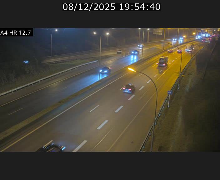 Traffic live webcam Luxembourg Esch sur Alzette - A4 - BK 12.7 - direction Esch-Belval